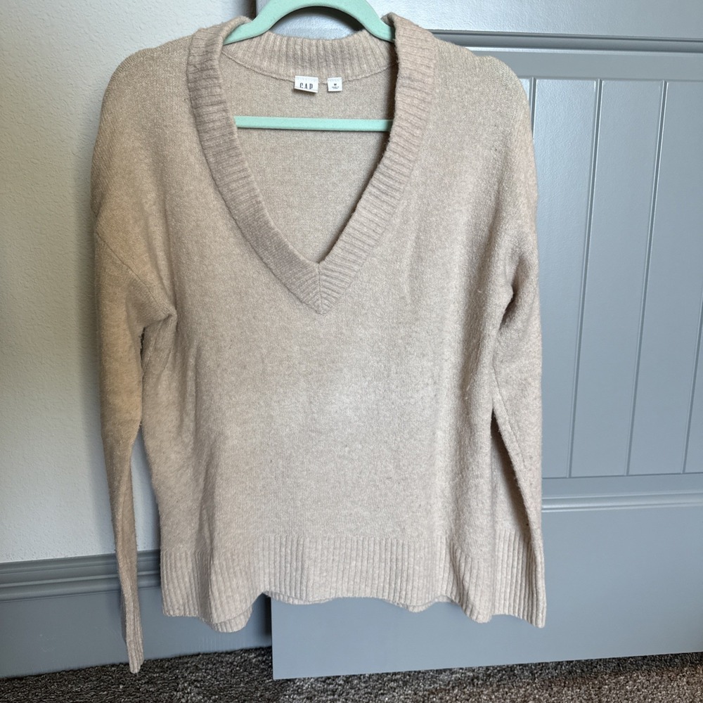 GAP Gray Knitted Casual‎ V Neck Sweater Womans Size Medium